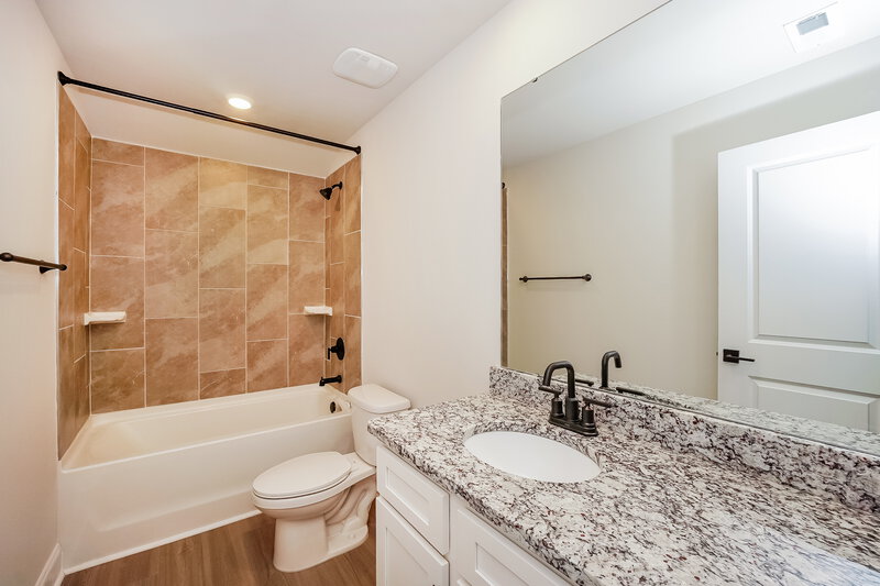1,925/Mo, 126 Brixham Loop Troutman, NC 28166 Bathroom View