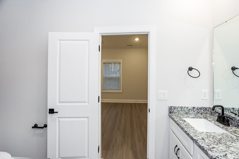 1,695/Mo, 171 Wembury Ln Troutman, NC 28166 Main Bathroom View