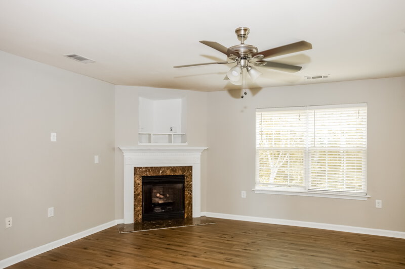 2,355/Mo, 14130 Waterlyn Dr Charlotte, NC 28278 Living Room View