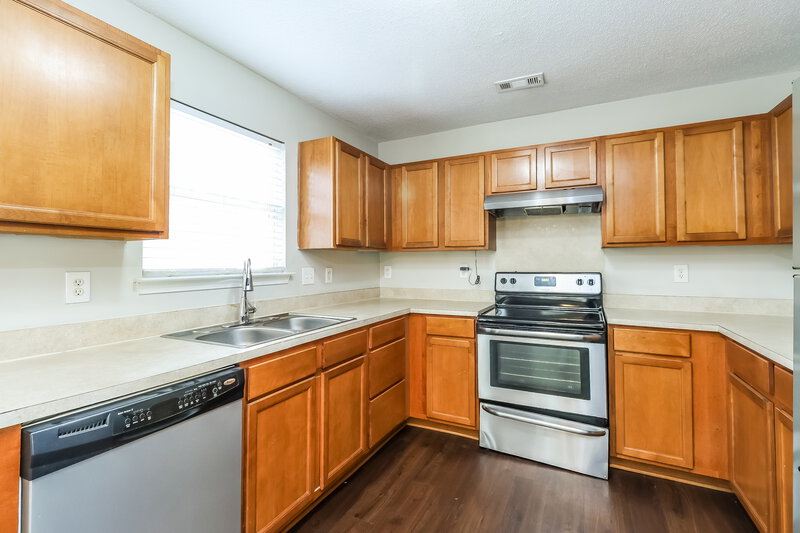 1,860/Mo, 1469 Mandy Place Ct Charlotte, NC 28216 Kitchen View