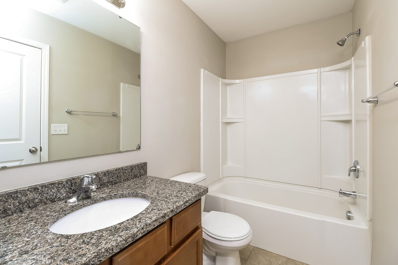 1,905/Mo, 11519 McDunkeld Dr Huntersville, NC 28078 Bathroom View