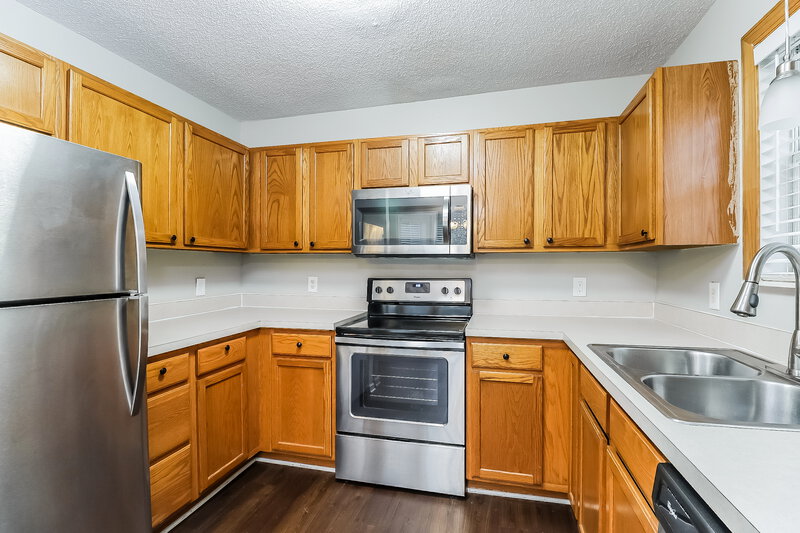 1,750/Mo, 12102 Kempshott Ct Charlotte, NC 28273 Kitchen View