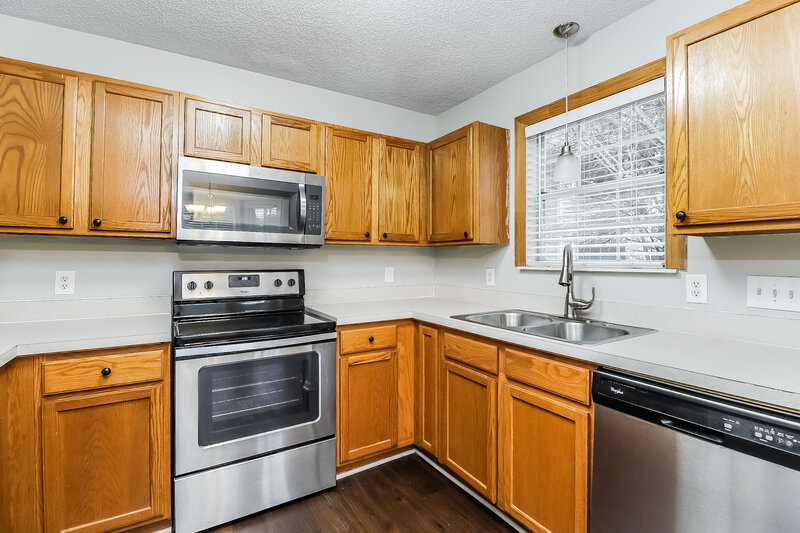 1,750/Mo, 12102 Kempshott Ct Charlotte, NC 28273 Kitchen View 2