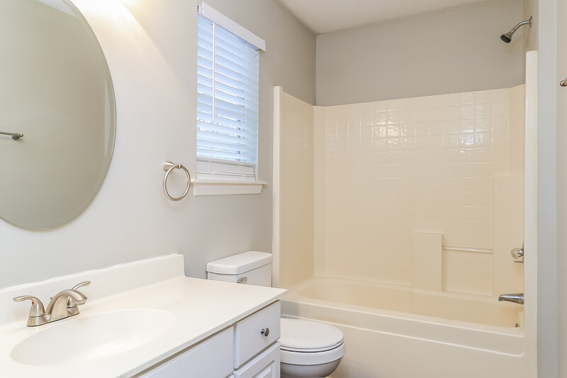 1,750/Mo, 12102 Kempshott Ct Charlotte, NC 28273 Main Bathroom View