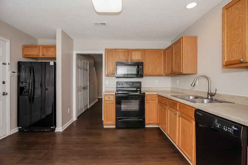 1,985/Mo, 6114 Patric Alan Ct Charlotte, NC 28216 Kitchen View