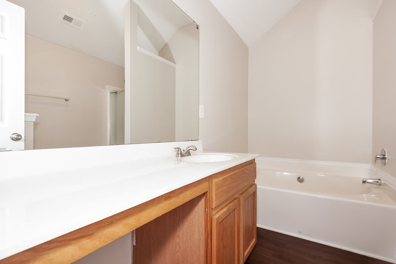 1,985/Mo, 6114 Patric Alan Ct Charlotte, NC 28216 Master Bathroom View