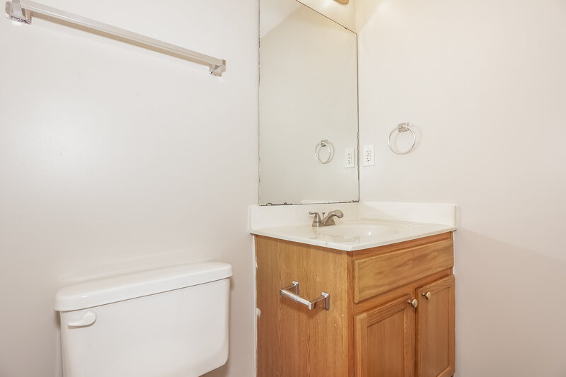 1,985/Mo, 6114 Patric Alan Ct Charlotte, NC 28216 Bathroom View