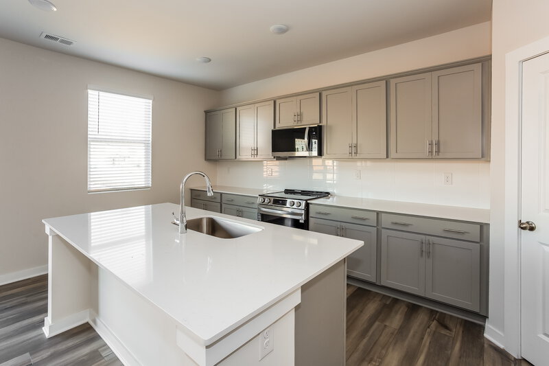 2,280/Mo, 600 Mountain View Dr Monroe, NC 28110 Kitchen View