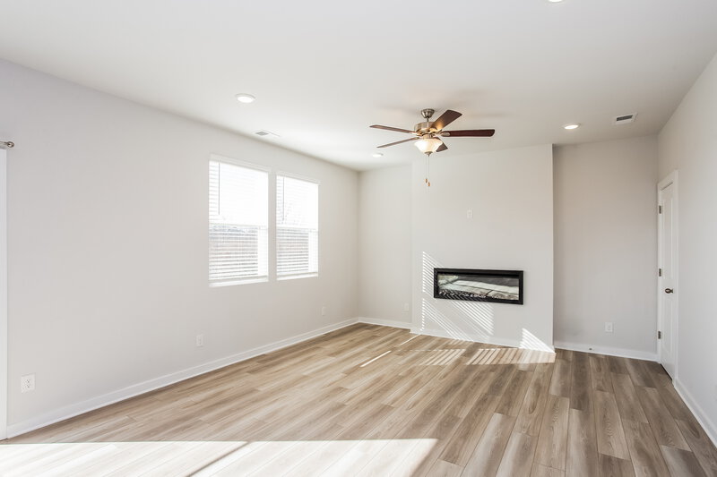 2,245/Mo, 605 Mountain View Dr Monroe, NC 28110 Living Room View