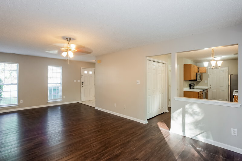 1,995/Mo, 8502 Conner Ridge Ln Charlotte, NC 28269 Living Room View 3