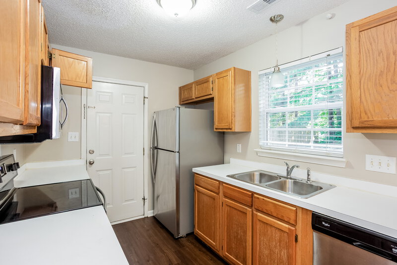 1,995/Mo, 8502 Conner Ridge Ln Charlotte, NC 28269 Kitchen View