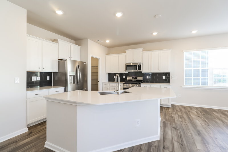 2,415/Mo, 1639 Swallow Tail Dr Belmont, NC 28012 Kitchen View 2