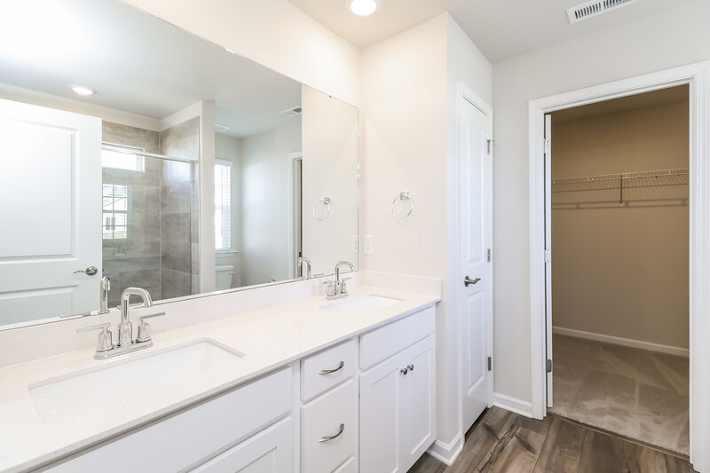 2,415/Mo, 1639 Swallow Tail Dr Belmont, NC 28012 Main Bathroom View