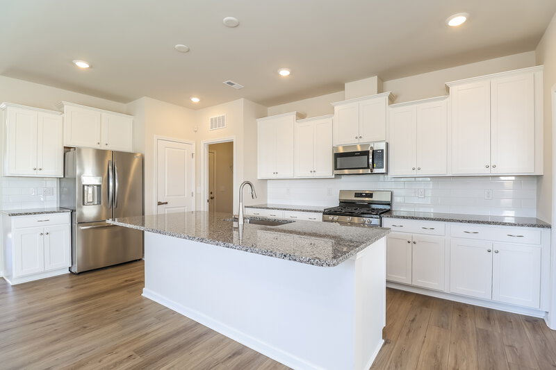 2,430/Mo, 1641 Swallow Tail Dr Belmont, NC 28012 Kitchen View