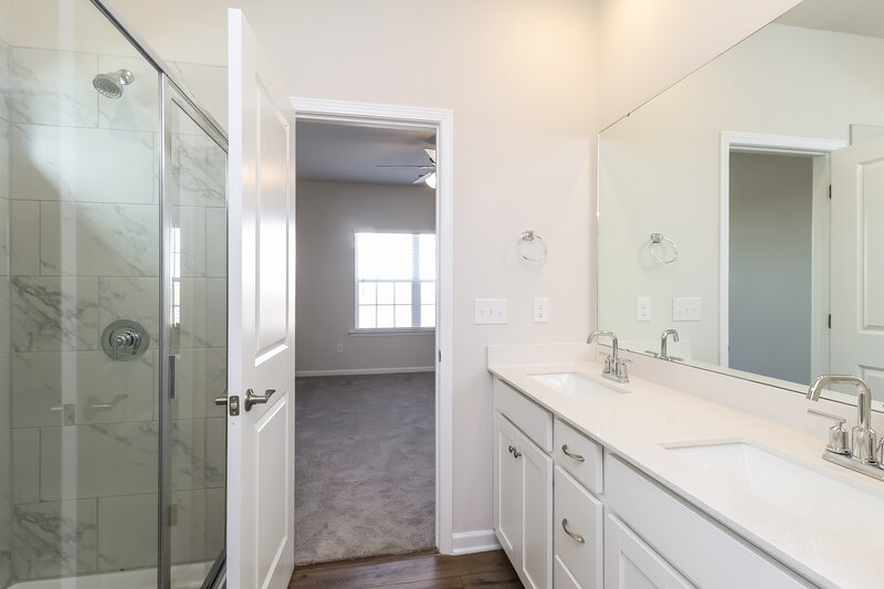 2,430/Mo, 1641 Swallow Tail Dr Belmont, NC 28012 Main Bathroom View