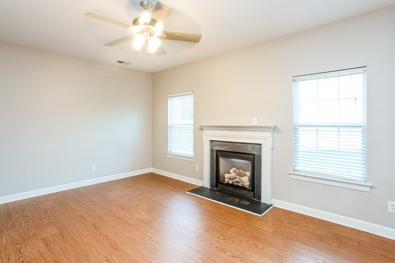 2,390/Mo, 2870 Island Point Dr NW Concord, NC 28027 Living Room View 2
