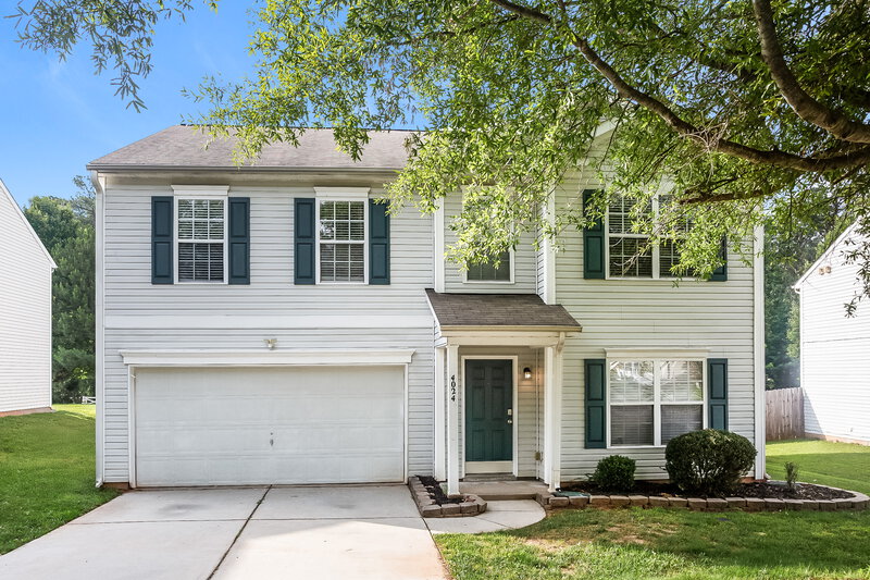2,290/Mo, 4024 Larkhaven Village Dr Charlotte, NC 28215 External View