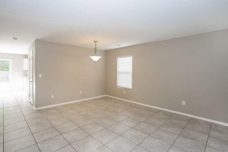 2,290/Mo, 4024 Larkhaven Village Dr Charlotte, NC 28215 Family Room View