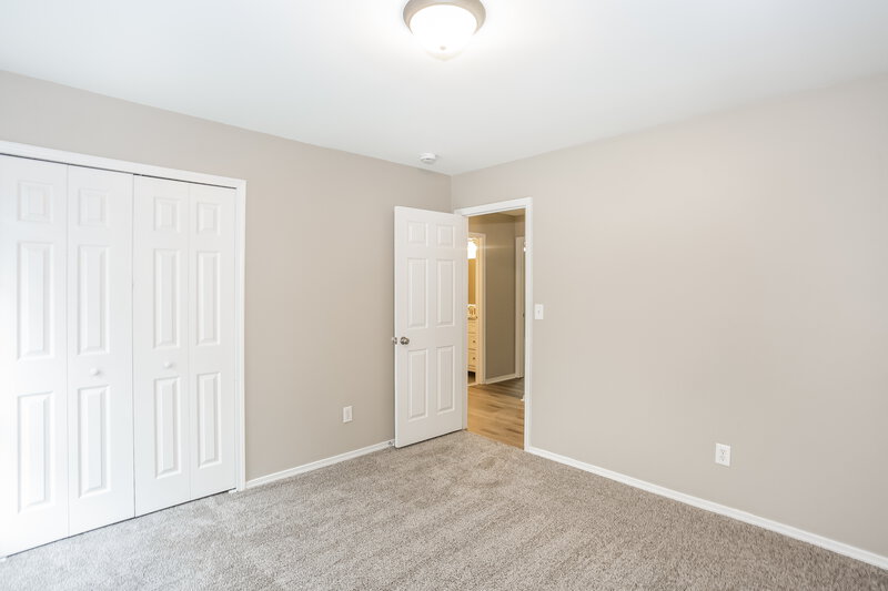 2,290/Mo, 4024 Larkhaven Village Dr Charlotte, NC 28215 Bedroom View