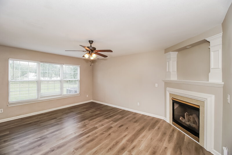 2,005/Mo, 10126 Green Hedge Ave Charlotte, NC 28269 Living Room View 2