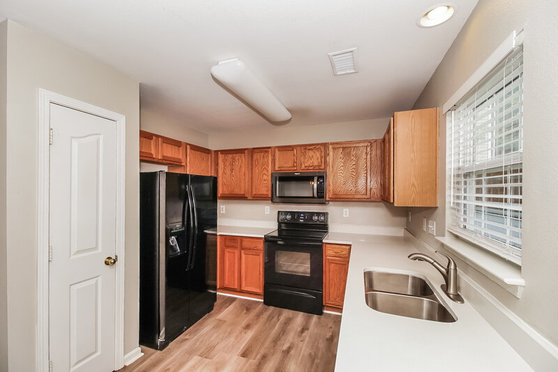 2,005/Mo, 10126 Green Hedge Ave Charlotte, NC 28269 Kitchen View