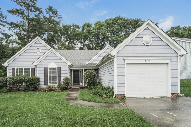 2,610/Mo, 5311 Hedgecrest Pl Charlotte, NC 28269 External View