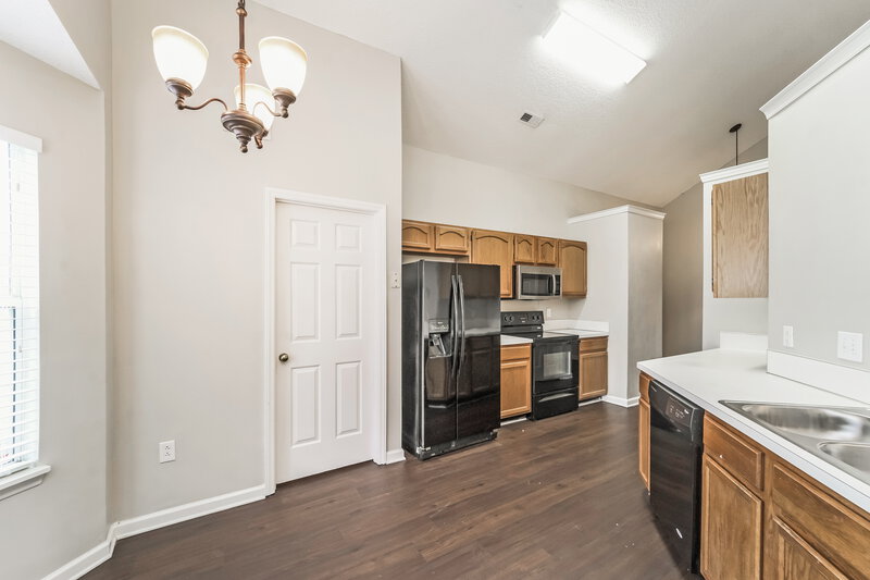 2,610/Mo, 5311 Hedgecrest Pl Charlotte, NC 28269 Kitchen View 2