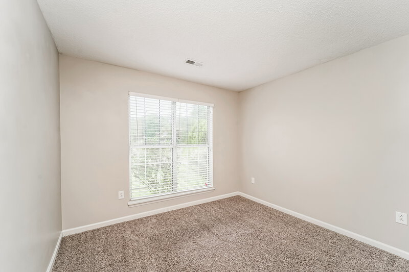 2,610/Mo, 5311 Hedgecrest Pl Charlotte, NC 28269 Bedroom View 3