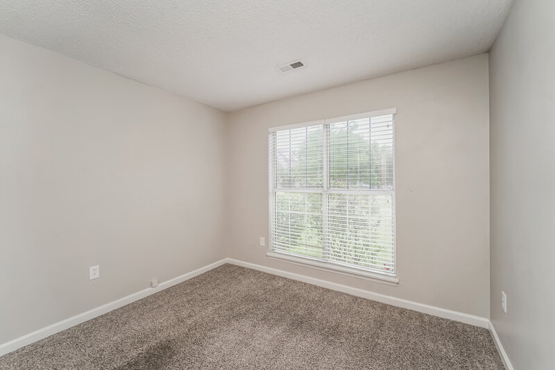 2,610/Mo, 5311 Hedgecrest Pl Charlotte, NC 28269 Bedroom View 4