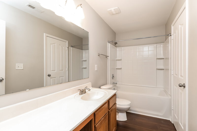 2,250/Mo, 12910 Rothe House Rd Charlotte, NC 28273 Bathroom View