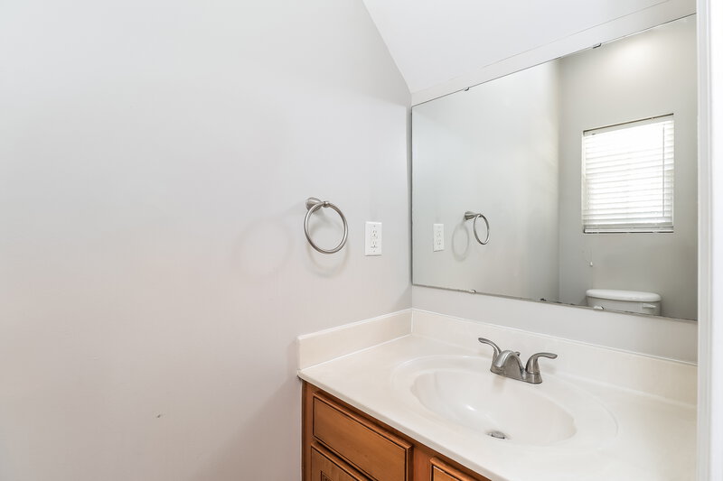 2,250/Mo, 12910 Rothe House Rd Charlotte, NC 28273 Bathroom View 2