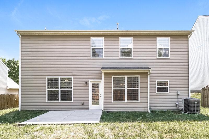 2,250/Mo, 12910 Rothe House Rd Charlotte, NC 28273 Rear View