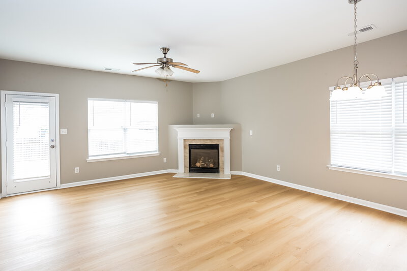 2,245/Mo, 506 Lindsborg Trl Monroe, NC 28110 Living Room View