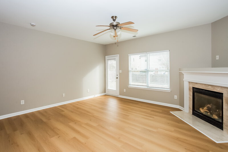 2,245/Mo, 506 Lindsborg Trl Monroe, NC 28110 Living Room View 2