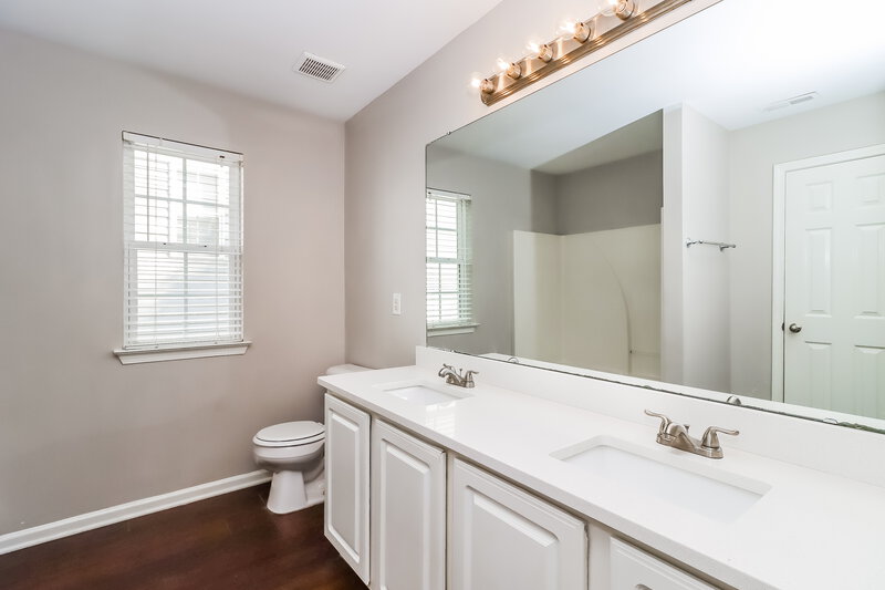 2,760/Mo, 4528 Trillium Fields Dr Charlotte, NC 28269 Bathroom View
