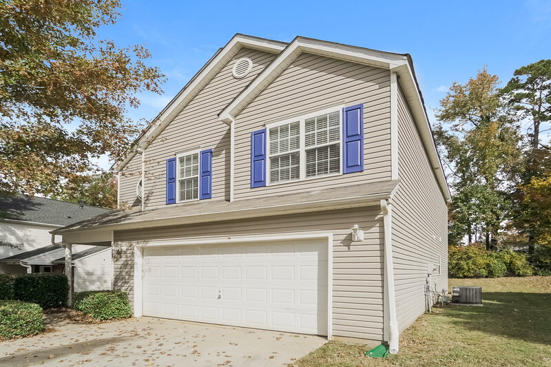 1,760/Mo, 7703 Hidden Creek Dr Charlotte, NC 28214 Front View 2
