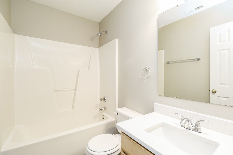 2,070/Mo, 10400 Hyndman Ct Charlotte, NC 28214 Bathroom View 2