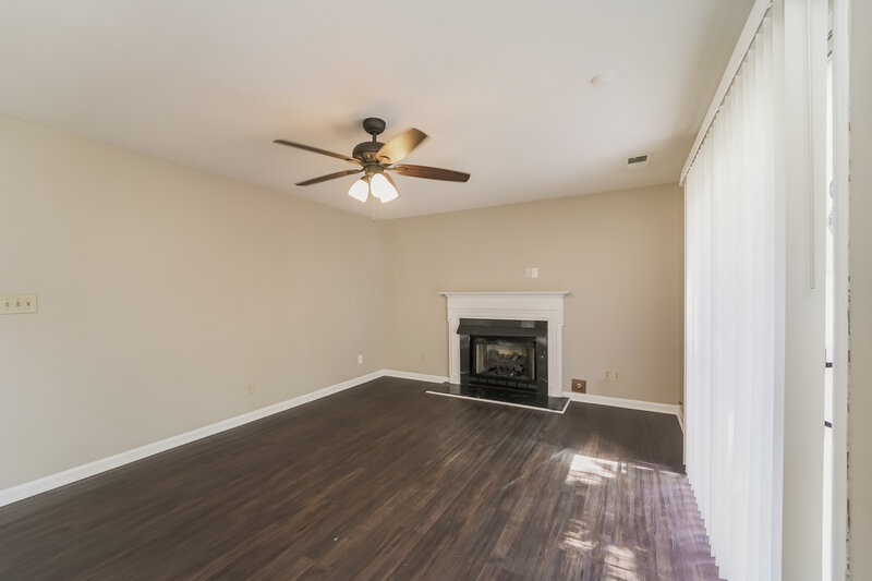 1,795/Mo, 5416 Groveton Ct Charlotte, NC 28269 Living Room View
