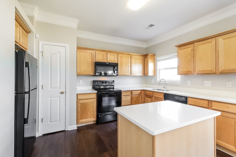 2,155/Mo, 4823 Sunburst Ln Charlotte, NC 28213 Kitchen View