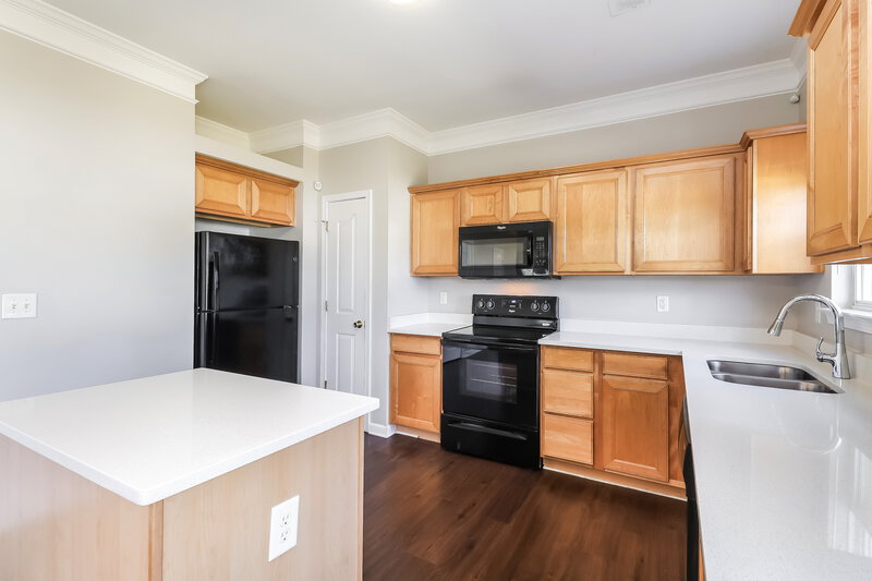 2,155/Mo, 4823 Sunburst Ln Charlotte, NC 28213 Kitchen View 2
