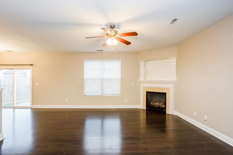 1,905/Mo, 7035 Winding Cedar Trl Harrisburg, NC 28075 Living Room View