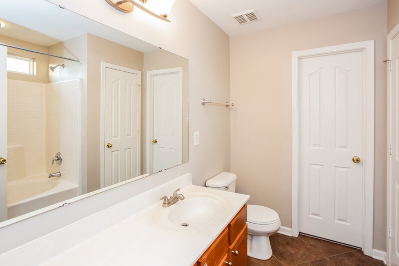 1,905/Mo, 7035 Winding Cedar Trl Harrisburg, NC 28075 Bathroom View
