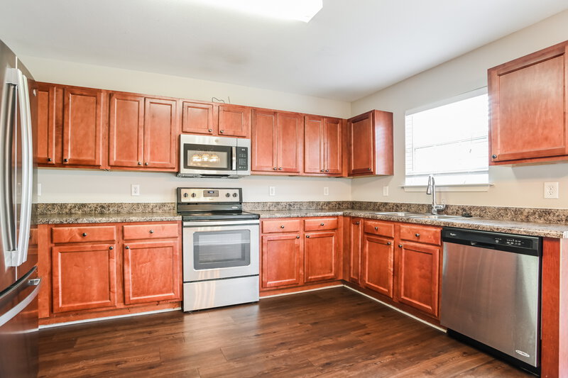 3,610/Mo, 3609 Shallow Oak Ct Charlotte, NC 28269 Kitchen View