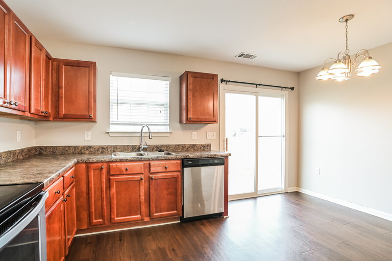 3,610/Mo, 3609 Shallow Oak Ct Charlotte, NC 28269 Kitchen View 2