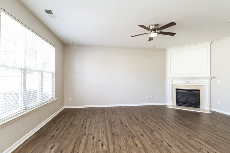 2,370/Mo, 9733 Tidal Ct Huntersville, NC 28078 Living Room View 2