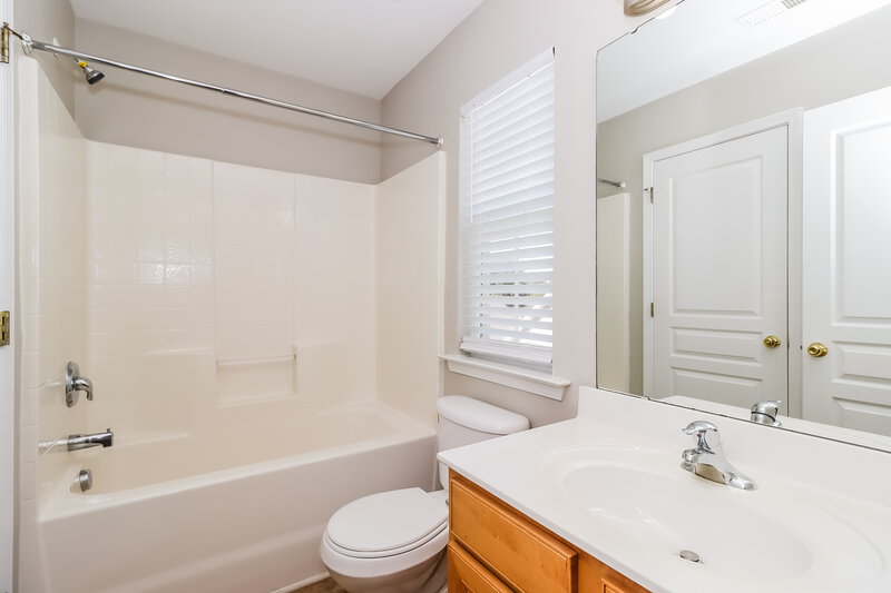 2,650/Mo, 9733 Tidal Ct Huntersville, NC 28078 Bathroom View