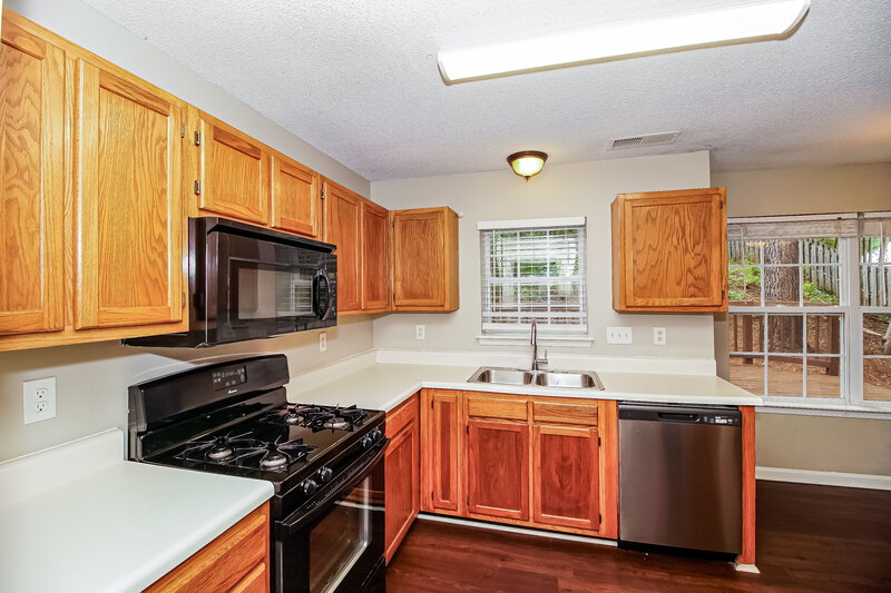 1,830/Mo, 7503 Lullwater Cv Huntersville, NC 28078 Kitchen View 2