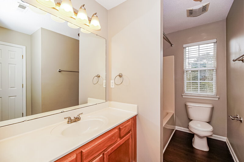 1,830/Mo, 7503 Lullwater Cv Huntersville, NC 28078 Bathroom View