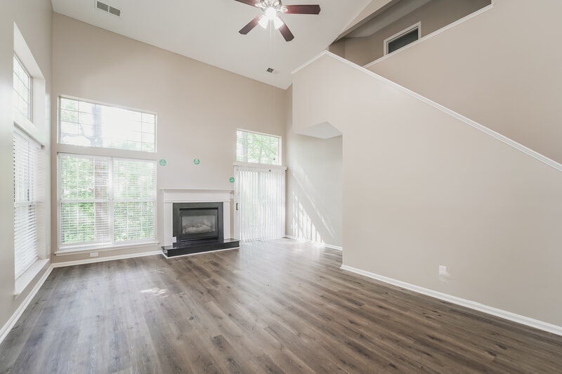2,385/Mo, 8433 Cullingford Ln Charlotte, NC 28216 Living Room View