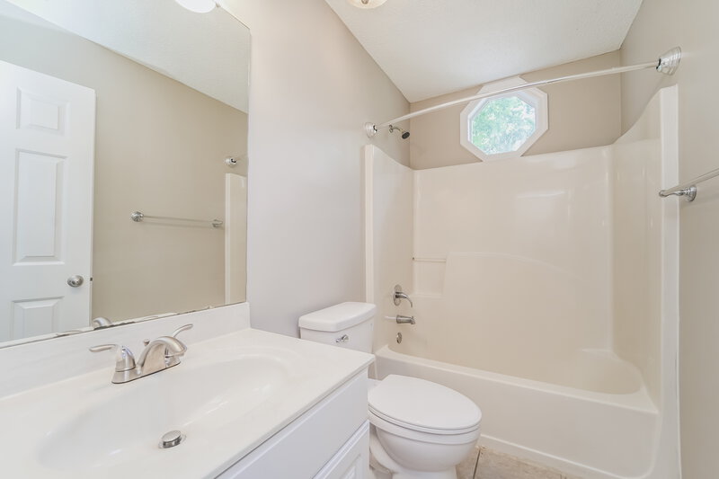 2,385/Mo, 8433 Cullingford Ln Charlotte, NC 28216 Bathroom View